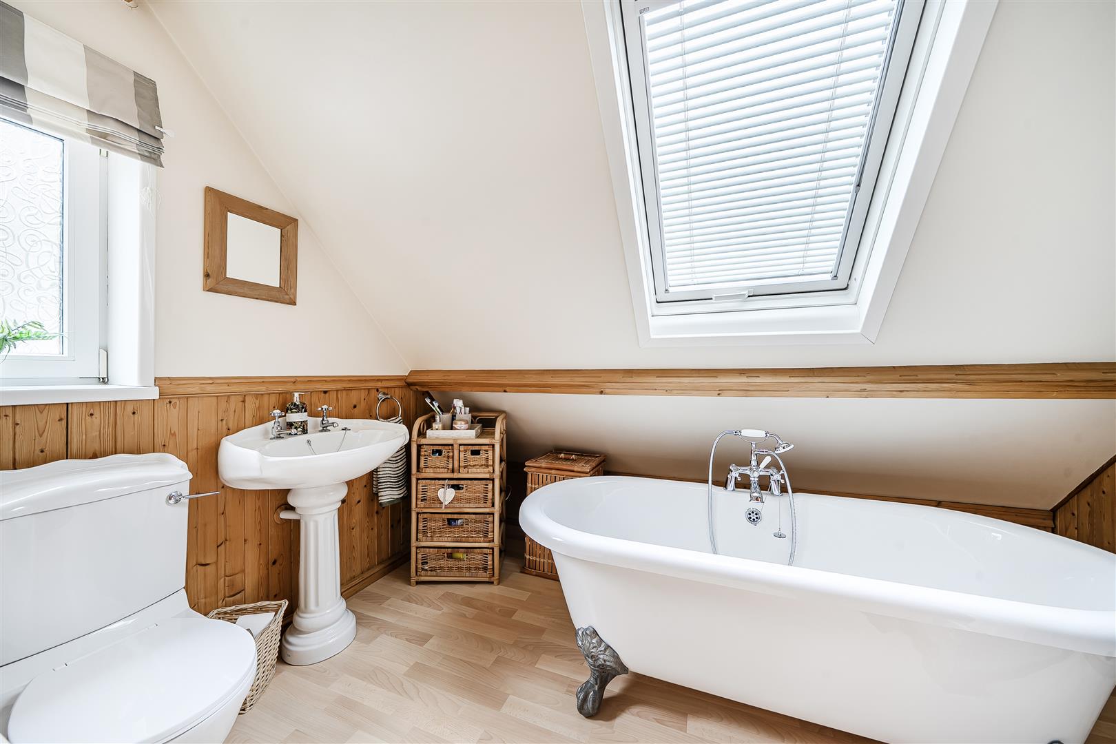 Woodfield Avenue, Pontlliw, Swansea, SA4 9EQ